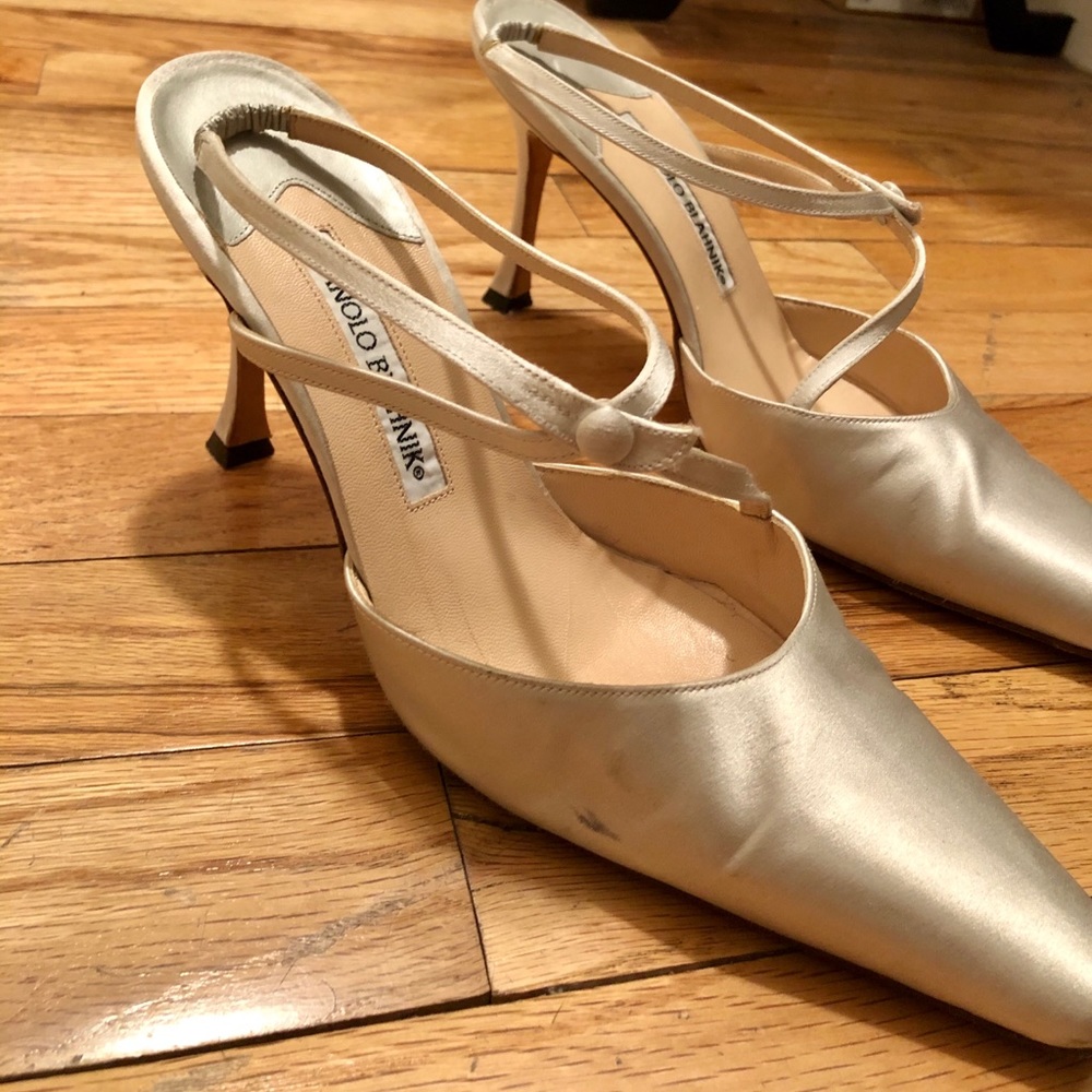 Manolo Blahnik Elegant diagonal strap Silver Heels size 8 - Picture 4 of 5